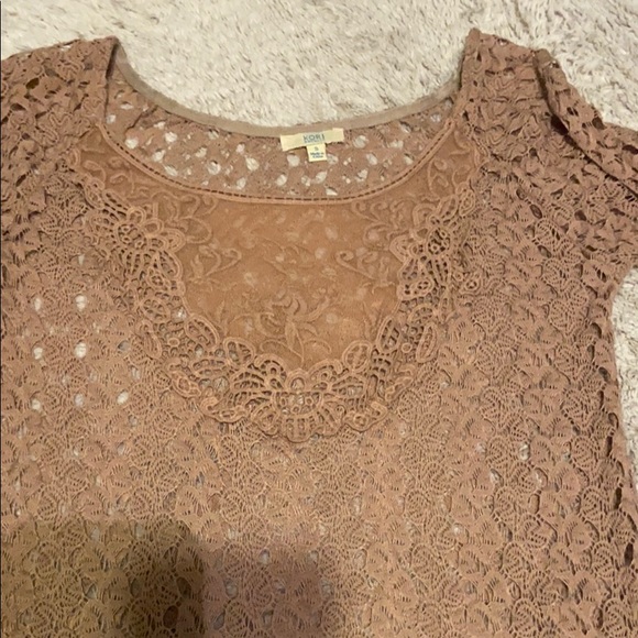 Crochet 3/4 sleeve boutique top - Picture 2 of 4